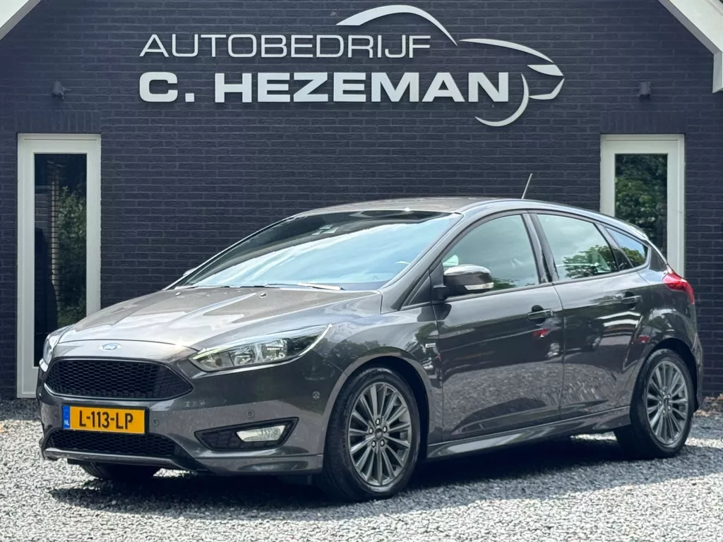 Ford FOCUS 1.0 140PK ST Line Cruise Control Navigatie MF Stuurwiel LED